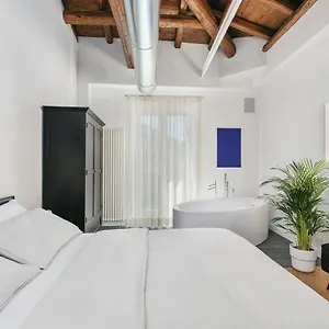 The Silver Lava - A Luxury Boutique Catane